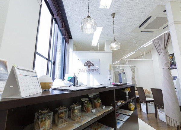 ゆずりは鍼灸整骨院の待合室画像(大阪の整体コラムのおすすめ画像)