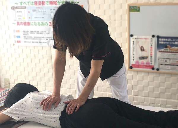 骨盤専門サロン Ｃｏｒｅ×Ｓｔｙｌｅの施術風景画像(石川県の整体コラムのおすすめ画像)
