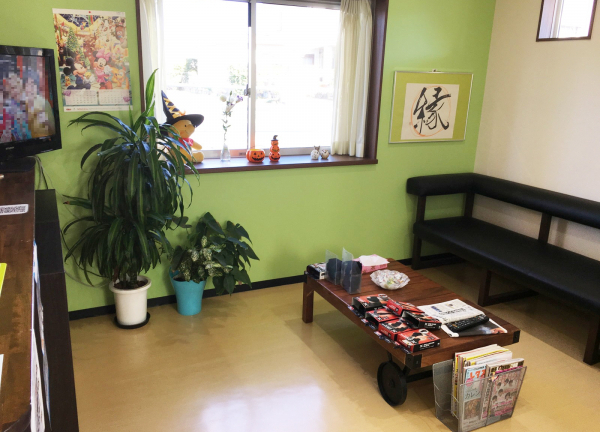 和整骨院の待合室画像(佐賀県の整体コラムのおすすめ画像)