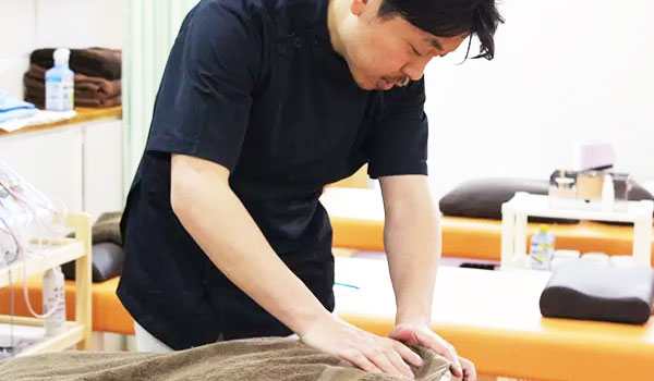 福田鍼灸整骨院の施術風景画像(京都市の整体コラムのおすすめ画像)