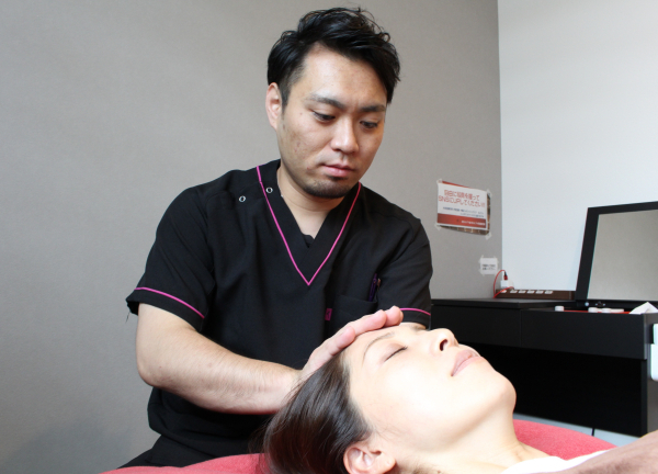 Beauty&Healthやなだ鍼灸院の施術風景画像