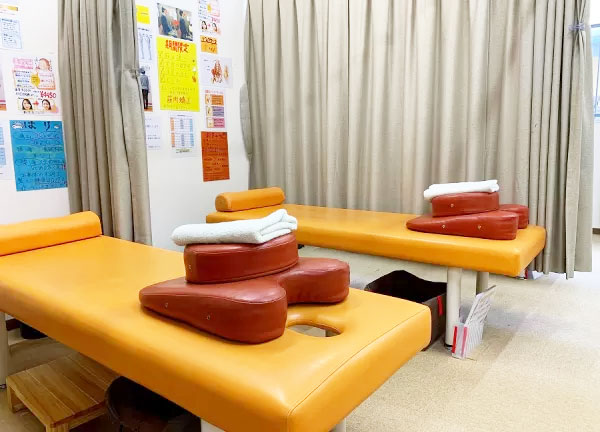 小倉名倉堂鍼灸整骨院の内観画像(北九州市の整体コラムのおすすめ画像)