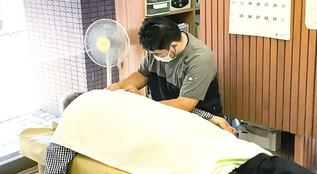 げんき・ゆうき鍼灸整体院 唐人店の施術風景画像01(福岡市の鍼灸院コラムのおすすめ画像)