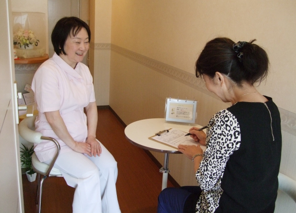 治療院　癒香　yu‐kaのカウンセリング風景画像